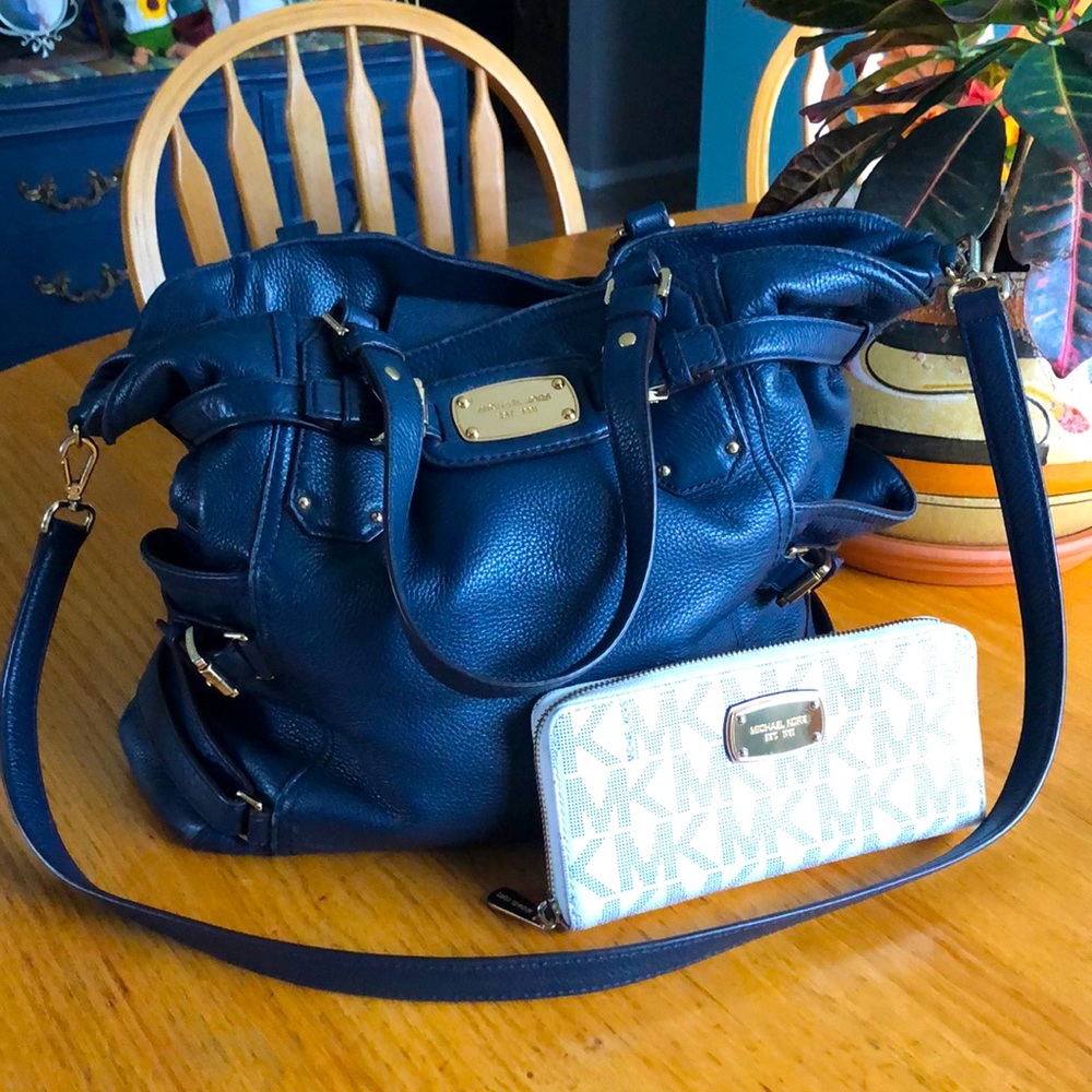 Micheal Kors Leather Hobo Bag and Accordion Wallet